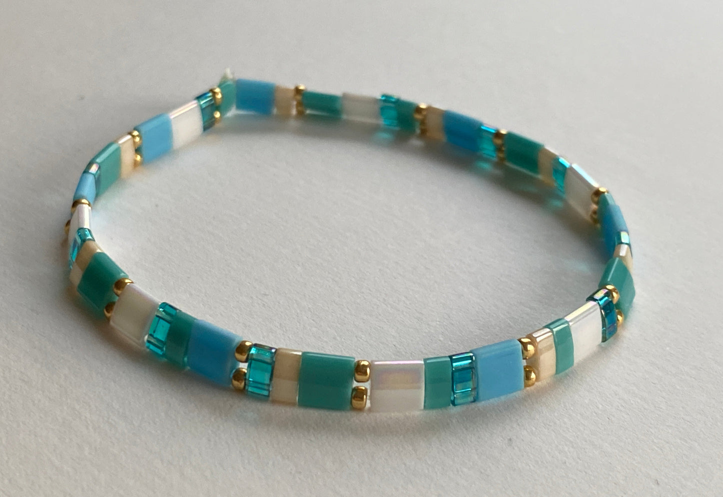 NIARA - aqua Farben elastisches Armband - Mein Shop