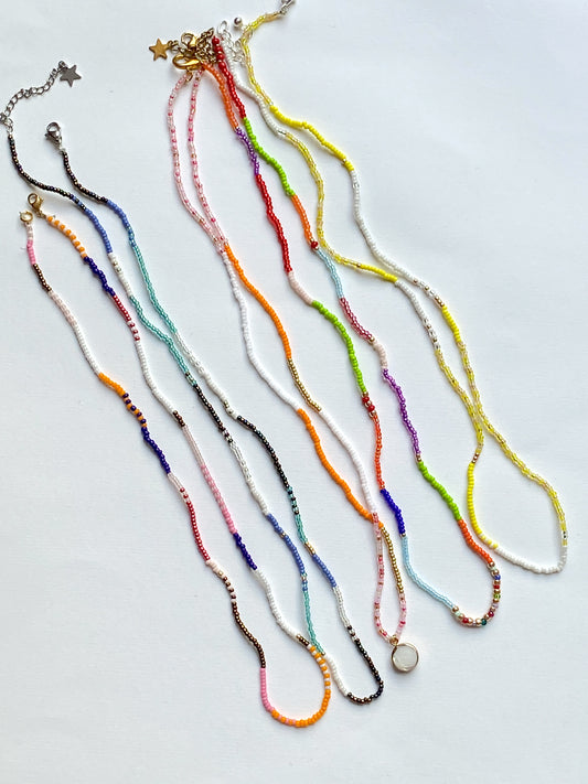 Boho Glasperlen Schmuck – Handgemachte Kette & Armband in einem | VARYS Summer Edition