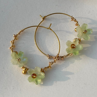 Blüten Gold Creolen Edelstahl grün handgemacht 
