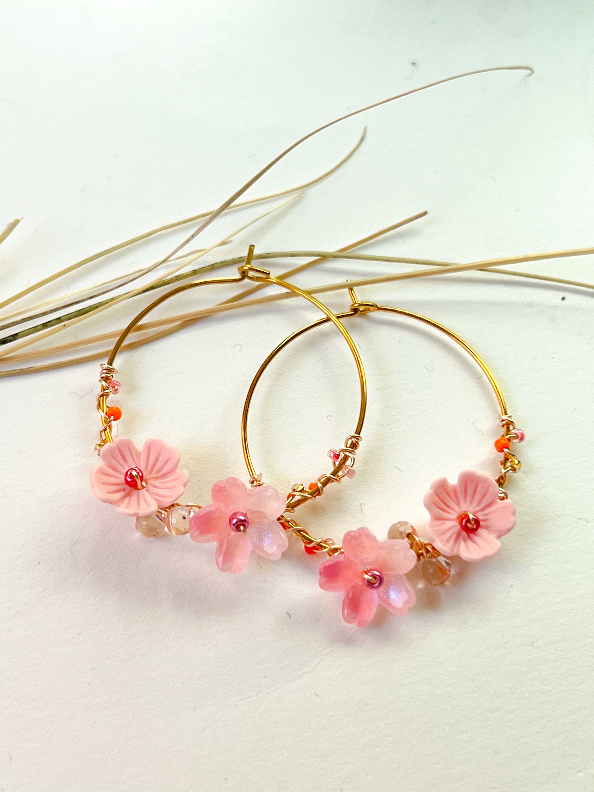 Handgemachte boho filigran Blüten Gold Edelstahl Creolen - ibizastyle