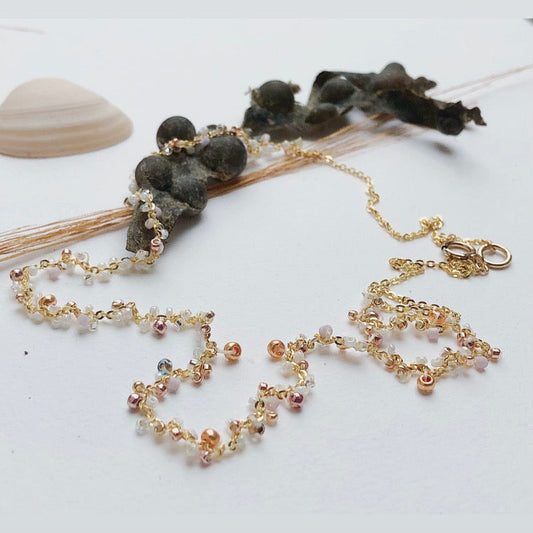 Handgemachte zarte Goldkette . /Bohostyle Braut Hochzeit