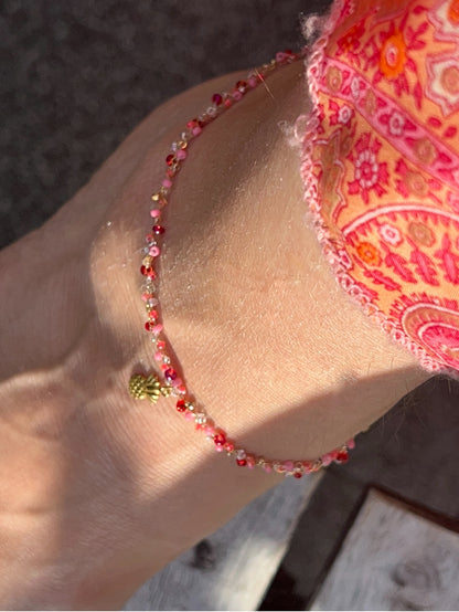 handgemachtes boho Gold Fusskettchen mit Ananas-Charm - PIñA