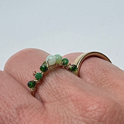Handgefertigte Gold /Silberringe mit grünen Glitzer Glassteinen