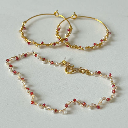 RUBY Armband im lilley Design  – Handgefertigtes Boho-Armband mit zarten Glasperlen