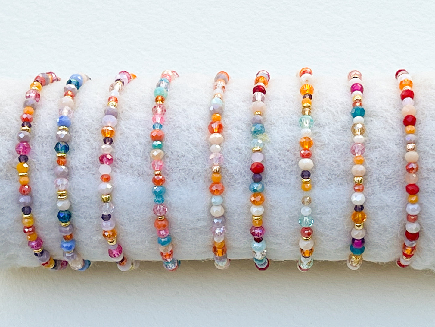 MOOD – Handgemachte Unikat-Boho-Armbänder aus Glasperlen