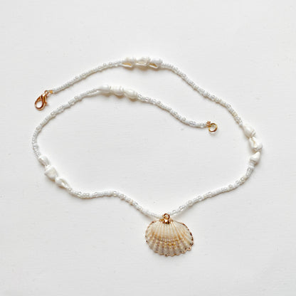 handgemachte Kette mit Muschel Anhänger  - Sabetti | Bohoschmuck   - Muschelkette - Mein Shop