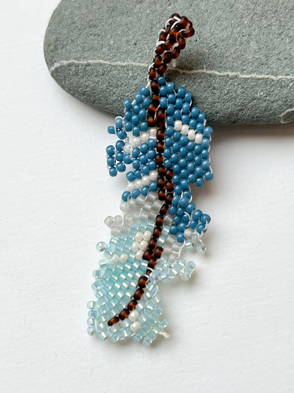 Handgemachter Boho-Anhänger aus Miyuki-Perlen / LEAF & FEATHER COLLECTION