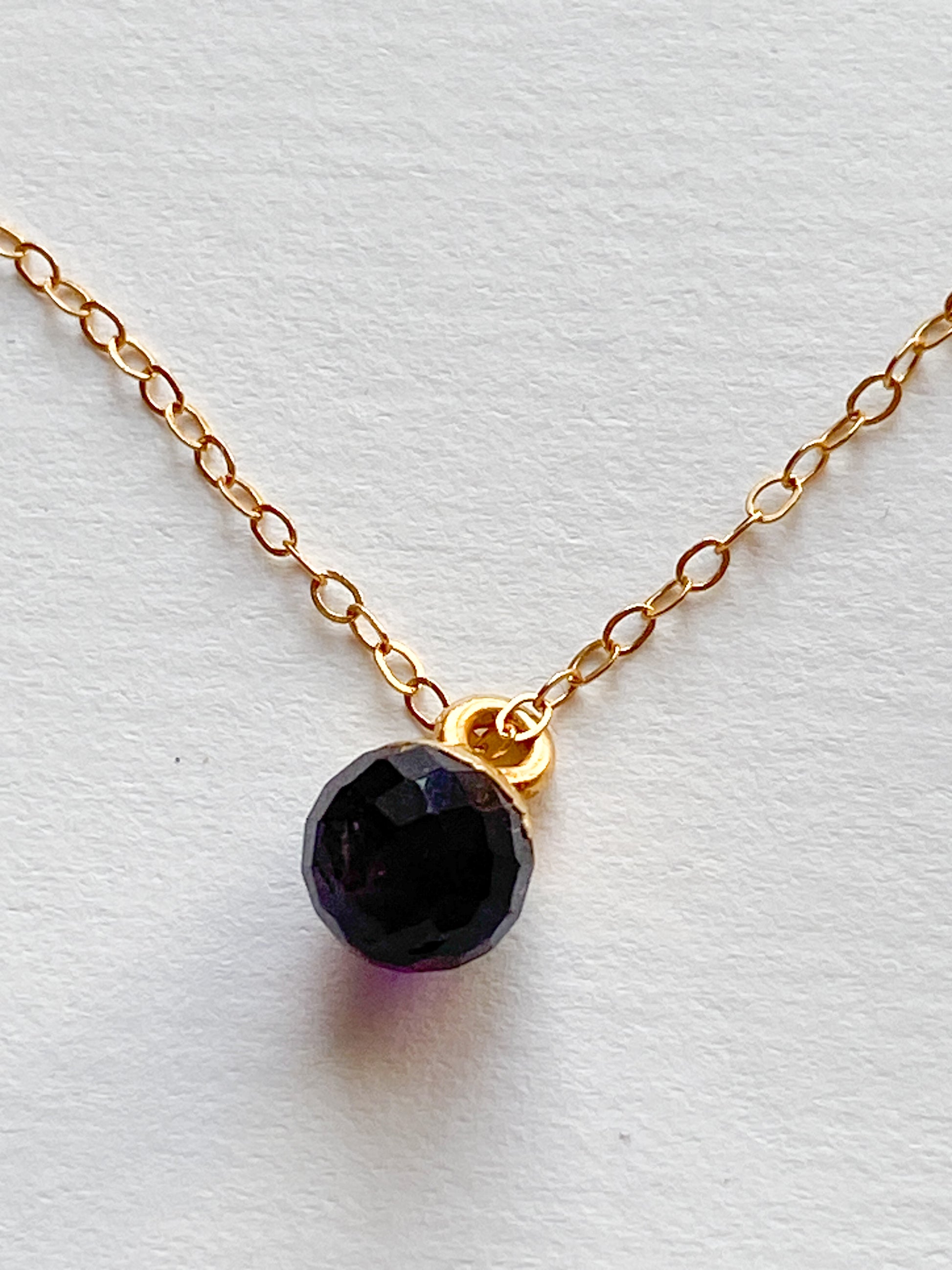 handgemachte Goldkette Amethyst Edelsteinanhänger - Charm /  GRACE Gold