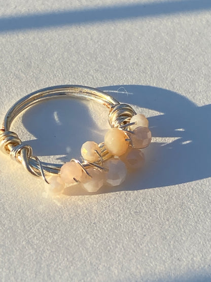 CREAMY - Gold/Silber Ring mit cremefarbenen Glasperlen - Mein Shop