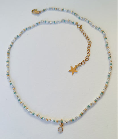 Handgemachte Perlenkette mit Mondestein Anhänger  -handgemacht VERNA