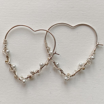 ELVA -  Herz Creolen handgemacht Gold, Silber & Perlen - Boho Schmuck