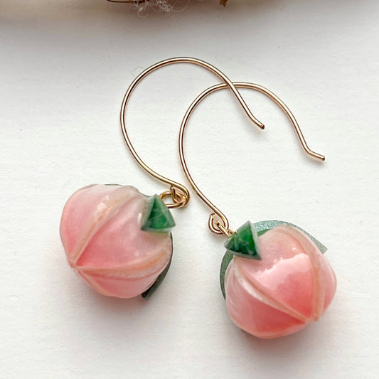 ELYA – Handgemachte goldene Boho-Ohrringe mit Blütenanhänger