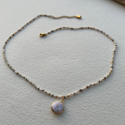 Zarte Bohostyle Kette mit Perlmutt Anhänger ibizastyle -Variable Länge 