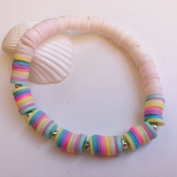 Pastellarmband mit Silberperlen -Heishi-Armband